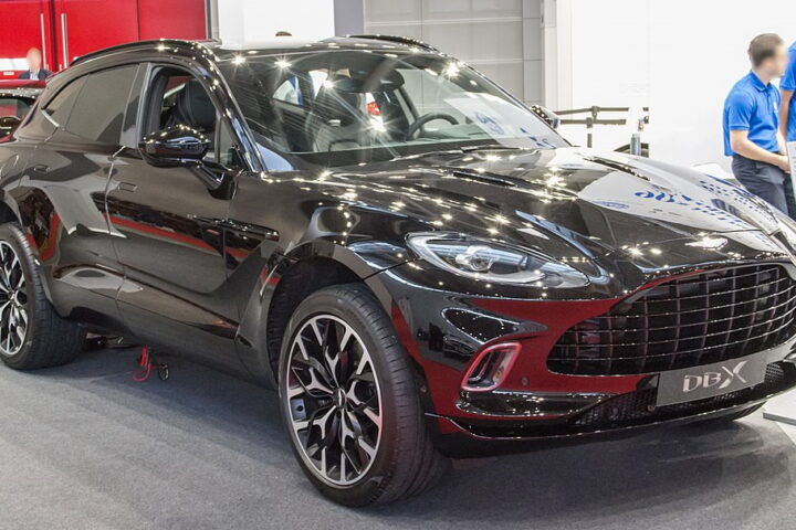 Aston Martin DBX