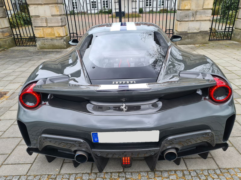 Ferrari 488 Pista