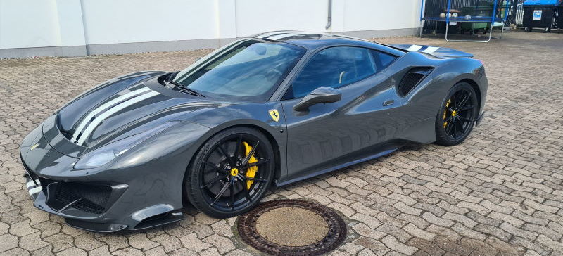 Ferrari 488 Pista