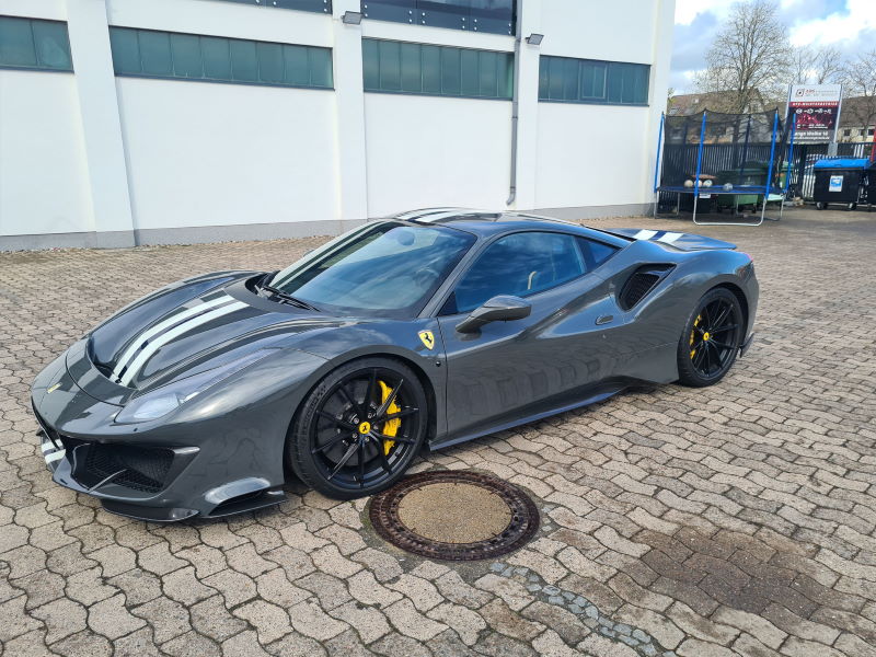 Ferrari 488 Pista