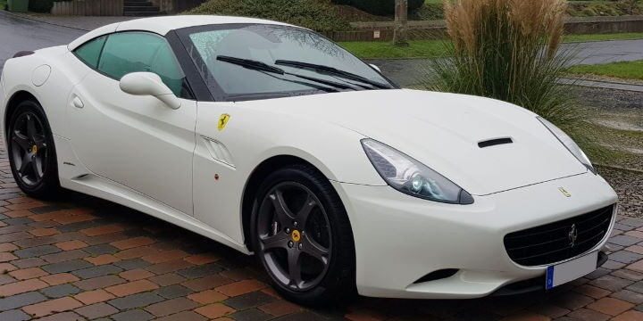 Ferrari California 30 Versicherungsbeispiel