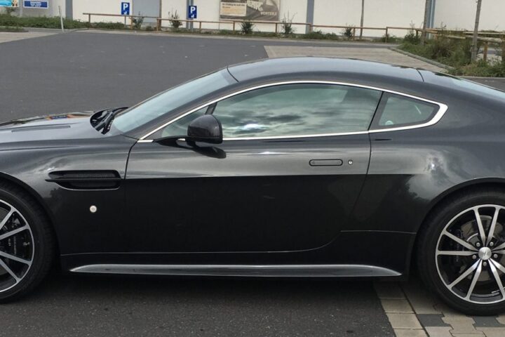 Aston Martin V8 Vantage S