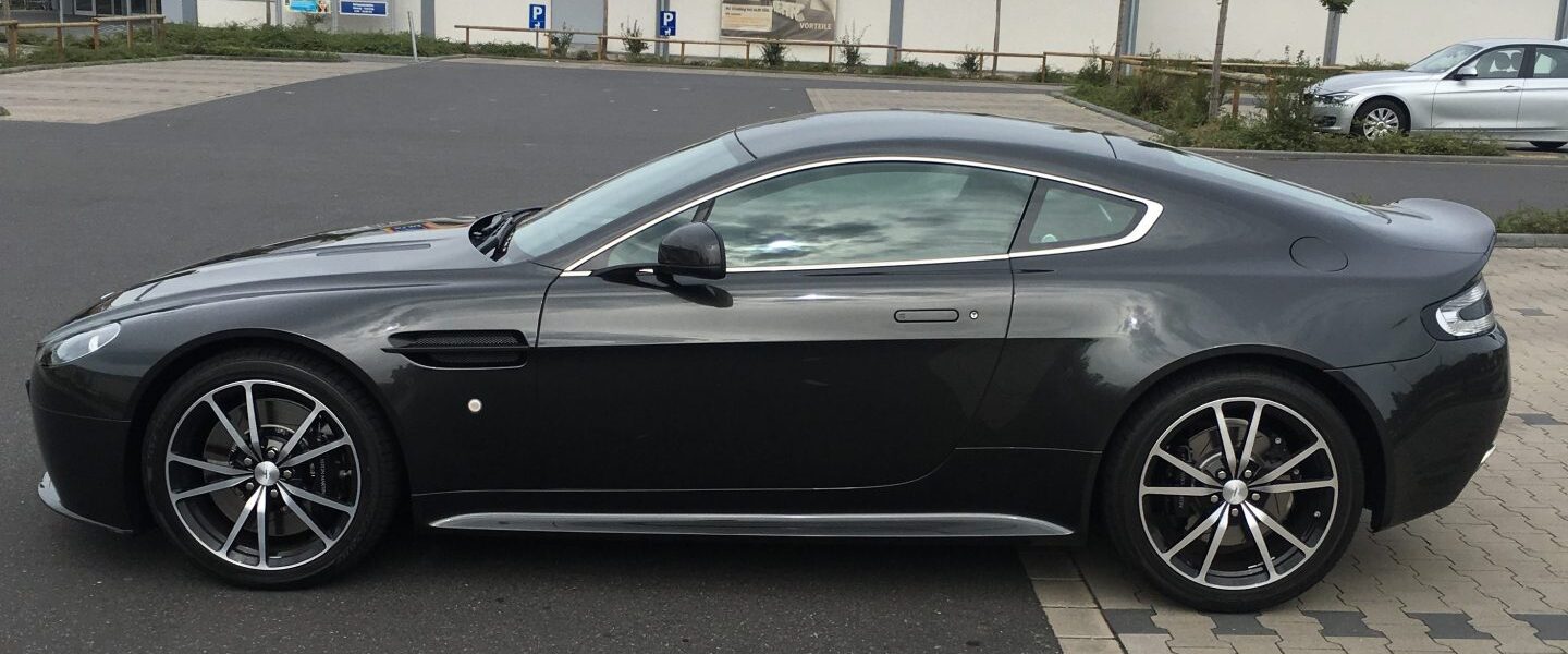 Aston Martin V8 Vantage S